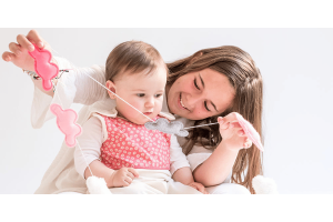 Mother and her baby in a Zizzz baby sleeping bag